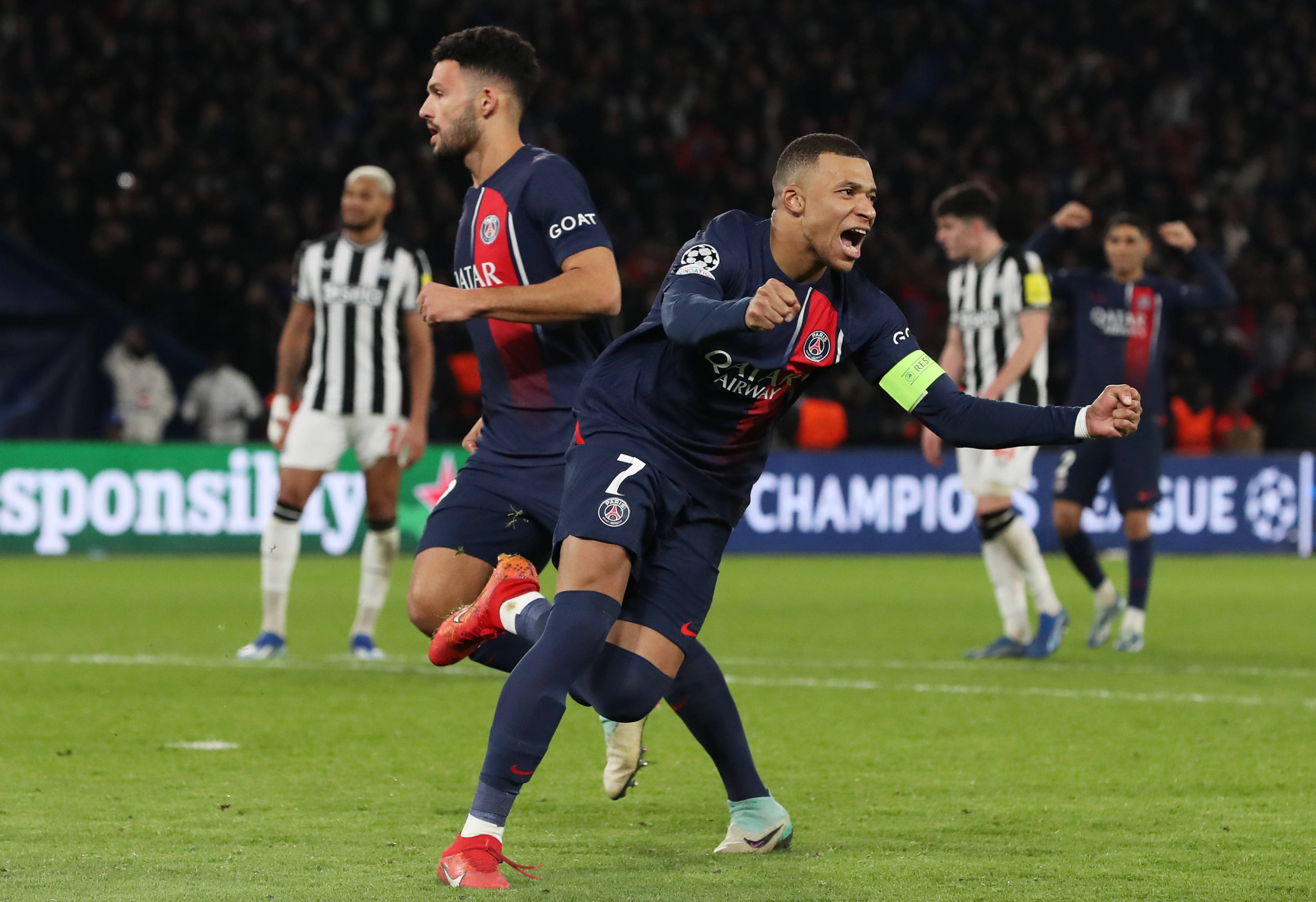 关于浓眉哥重要时刻晋级下一阶段，巴黎圣日耳曼带队取胜！的信息