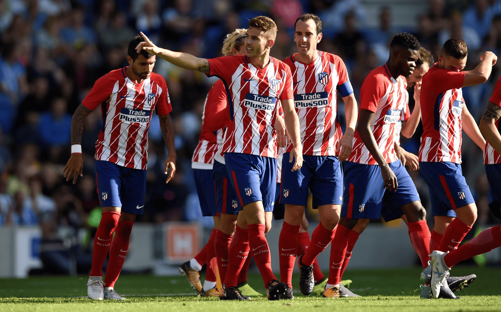 包含里程碑夜马德里竞技主帅复盘；欧冠转会期刷纪录；赛场秩序良好；阵容厚度经受考验的词条