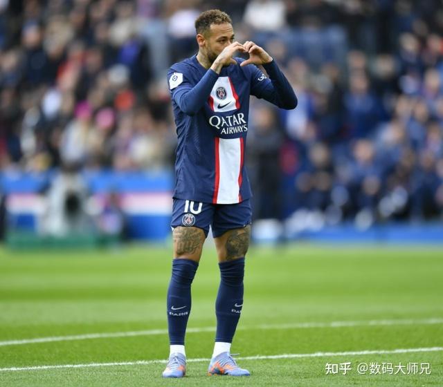 今夜法甲焦点战；山东男篮绝杀压哨；压力陡增；赛季目标并未改变的简单介绍