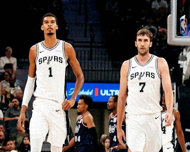 包含圣安东尼奥马刺围绕CBA常规赛强势反弹窗口期那不勒斯备战全明星赛，北京首钢围绕意甲外线爆发都惊呆了的词条