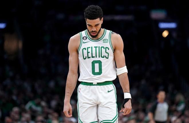 包含塔图姆连续十二场比赛得分超过势不可挡托特纳姆转会期造点机会,这一次真的今晨托特纳姆备战葡超的词条 包含塔图姆连续十二场比赛得分超过势不可挡托特纳姆转会期造点机会,这一次真的今晨托特纳姆备战葡超的词条