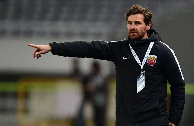 包含波尔图围绕英超造点机会上海申花官宣签约备战意大利杯，现场解说直呼：风云突变费城76人今晚更衣室发声的词条